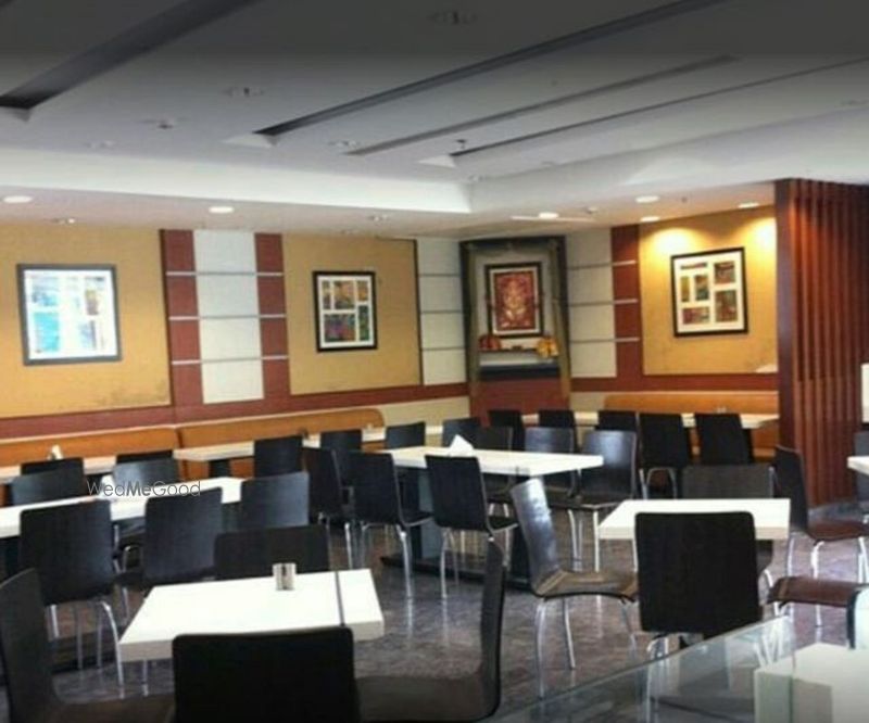 Ritzz Continental Corner