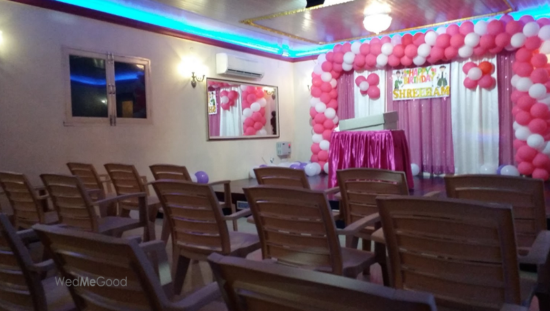 U S Party Hall