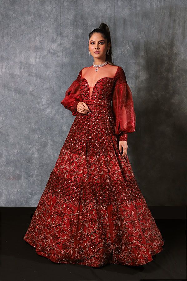 Aggregate 73+ neeta lulla designer gowns