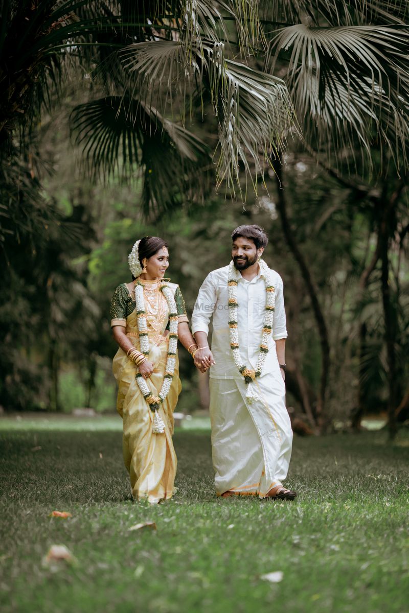 Beautiful Happy South Indian Couple Traditional Stock Photo 1117474778 |  Shutterstock