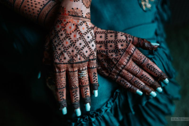 9 Most Stylish Foot Mehndi Designs to Apply