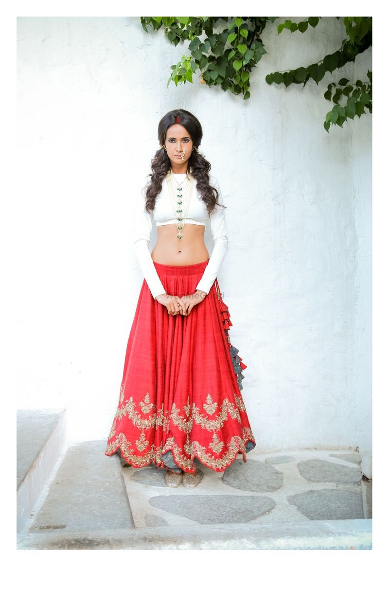 Party Wear Semi Stitched Designer White Lehenga Choli, 2.5 M at Rs 1325 in  Surat