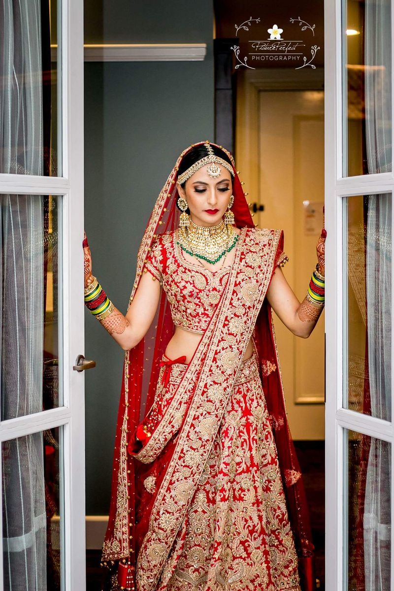 Best Jewellery Options to Match with your Red Bridal Lehenga | Bridal  photoshoot, Indian wedding photography poses, Indian wedding bride
