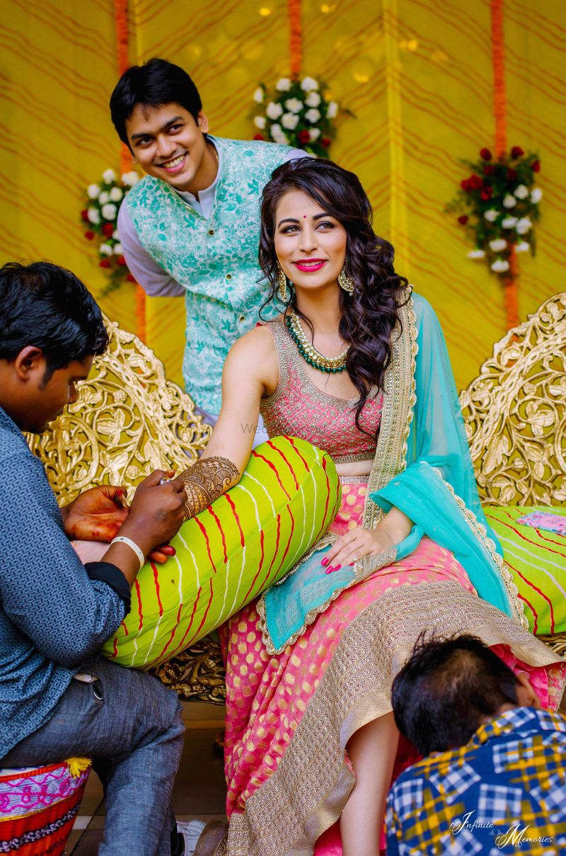 Here Are Some Amazing Couple Poses For Bride & Groom-To-Be