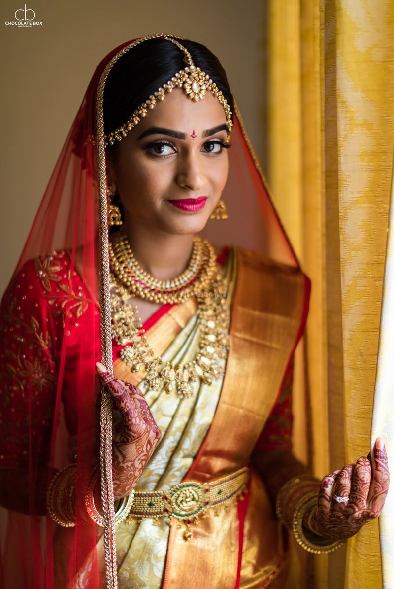 indian bridal hairstyles with dupatta