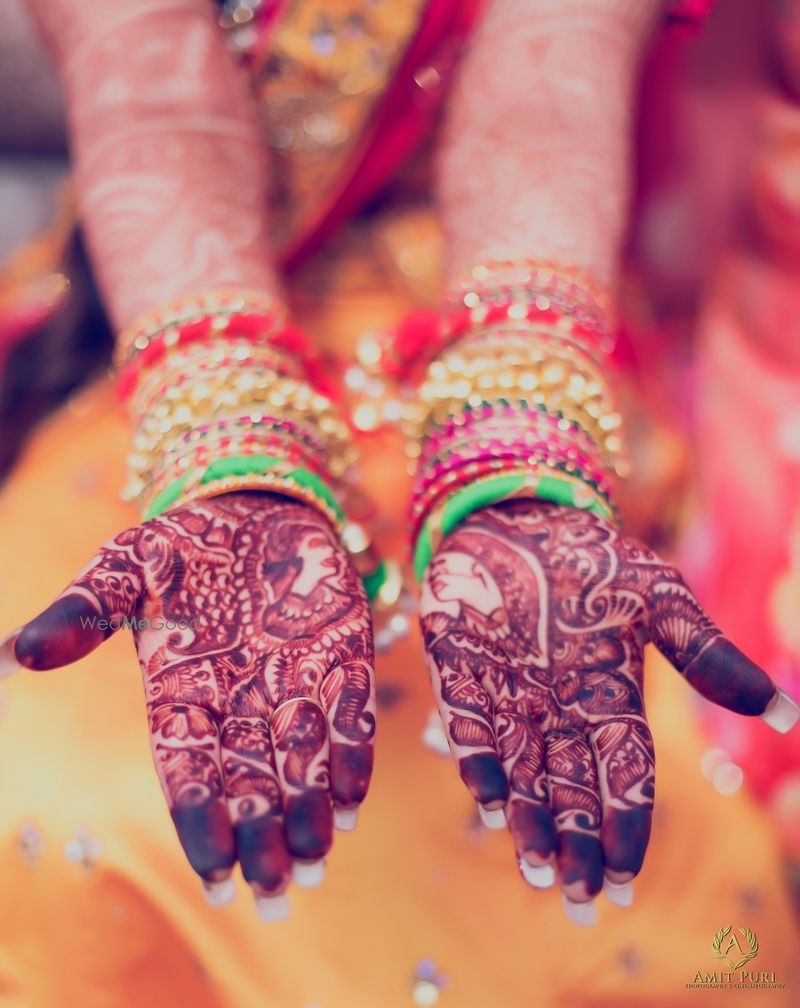 photo-of-half-and-half-bridal-mehendi-with-jaimala-portrait