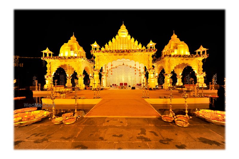 Photo of temple setting
