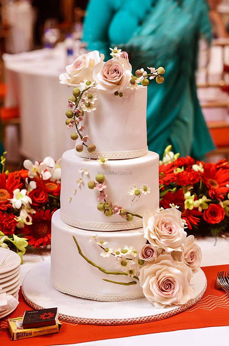 25 Spectacular Three Tier Wedding Cakes - Weddingomania
