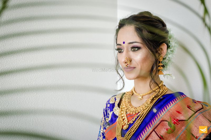 Photo of marathi bridal hairstyle and simple makeup