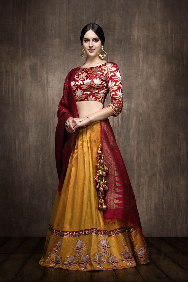 Buy Yellow Blouse- Silk Embroidery Kaakali Lehenga Set With Printed For  Women by Smriti by Anju Agarwal Online at Aza Fashions.