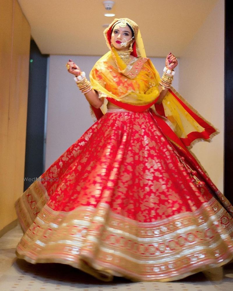 Kalyani Cream Color Shimmer Paithani Zari Weaving Red Border Lehenga Choli with Dupatta