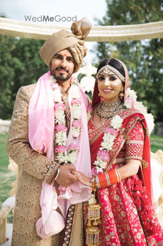 A Gorgeous Day Wedding With A Bride In An Offbeat Mehendi Outfit